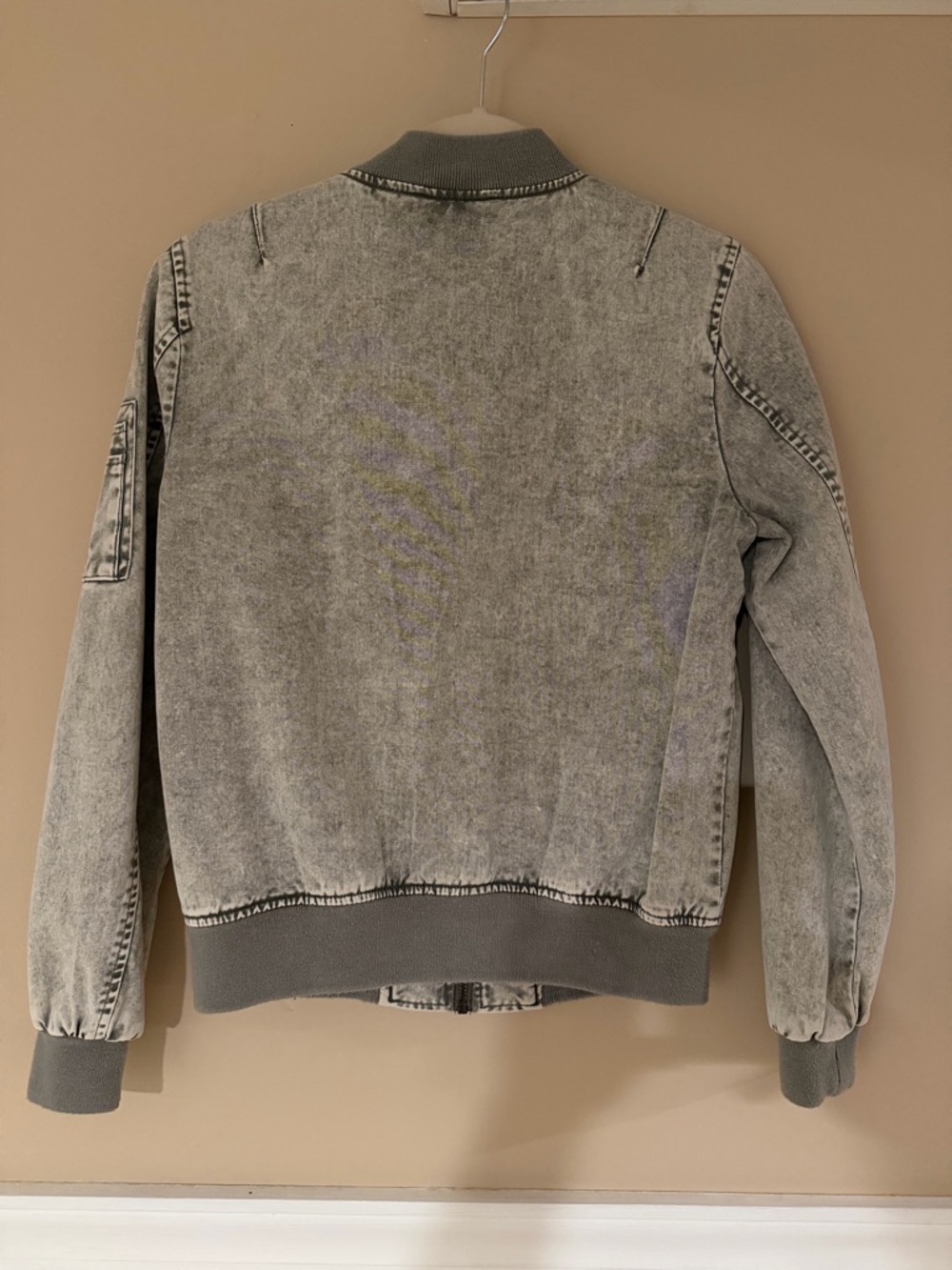 Levi's Bomber Jacket - Picture 2 of 3